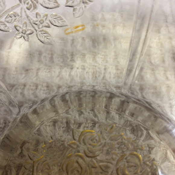 1930s Federal Glass Co. Yellow Depression Glass Serving Bowl - Picture 4 of 4